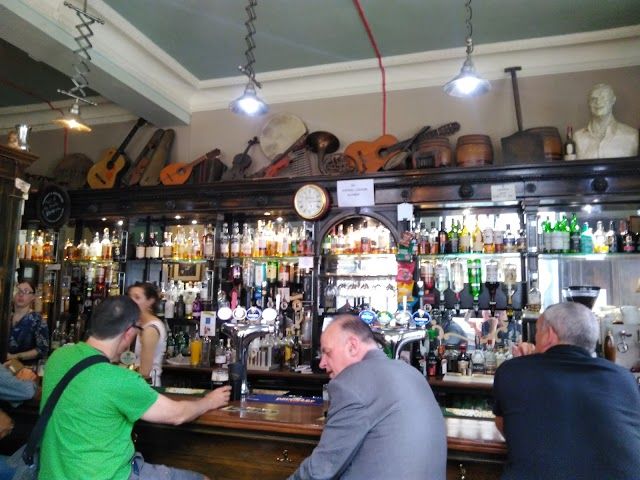 Sandy Bell's